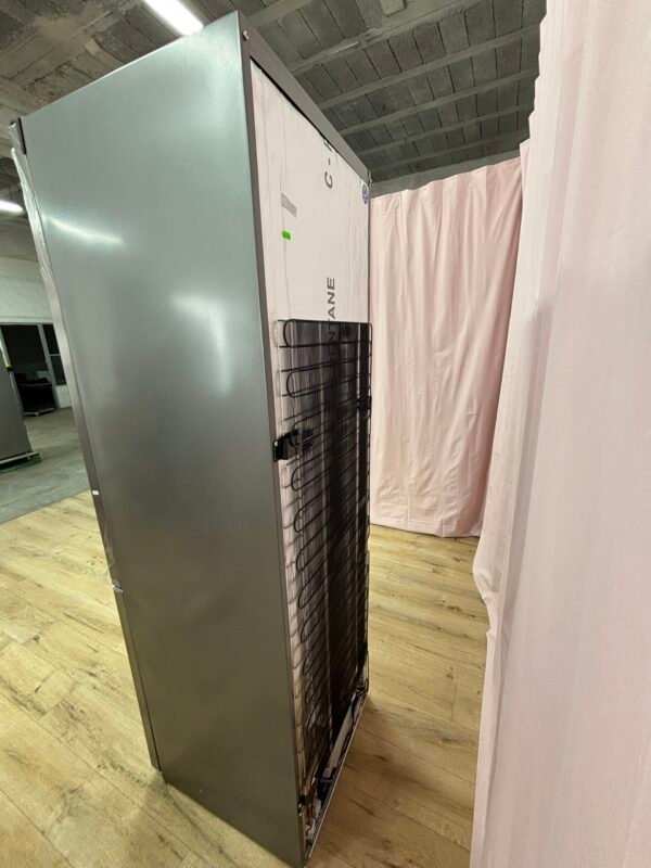 Whirlpool | Réfrigérateur combiné - Défaut coté et face avant – Image 5