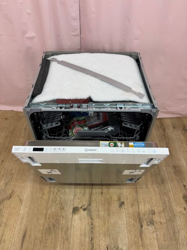 INDESIT | Lave‑vaisselle encastrable 14 couverts Sliding – Image 2