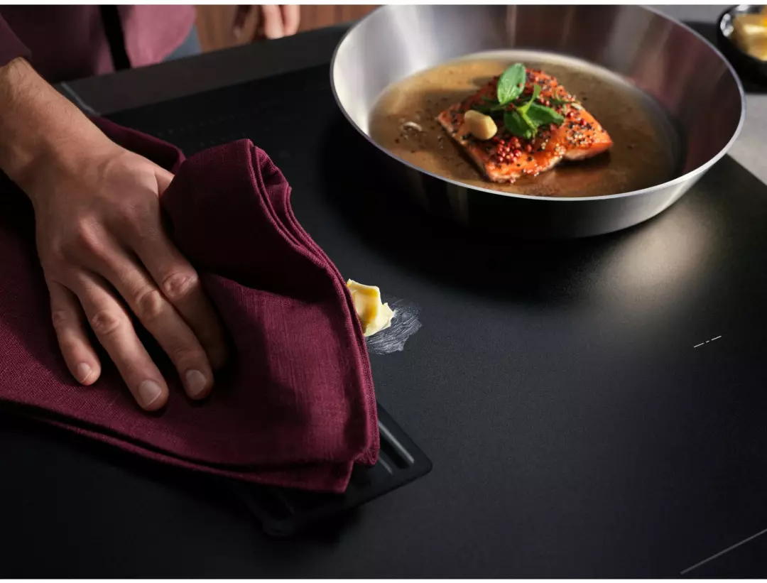 AEG | Plaque induction aspirante TH84CB03FZ SaphirMatt 81 cm photo 5