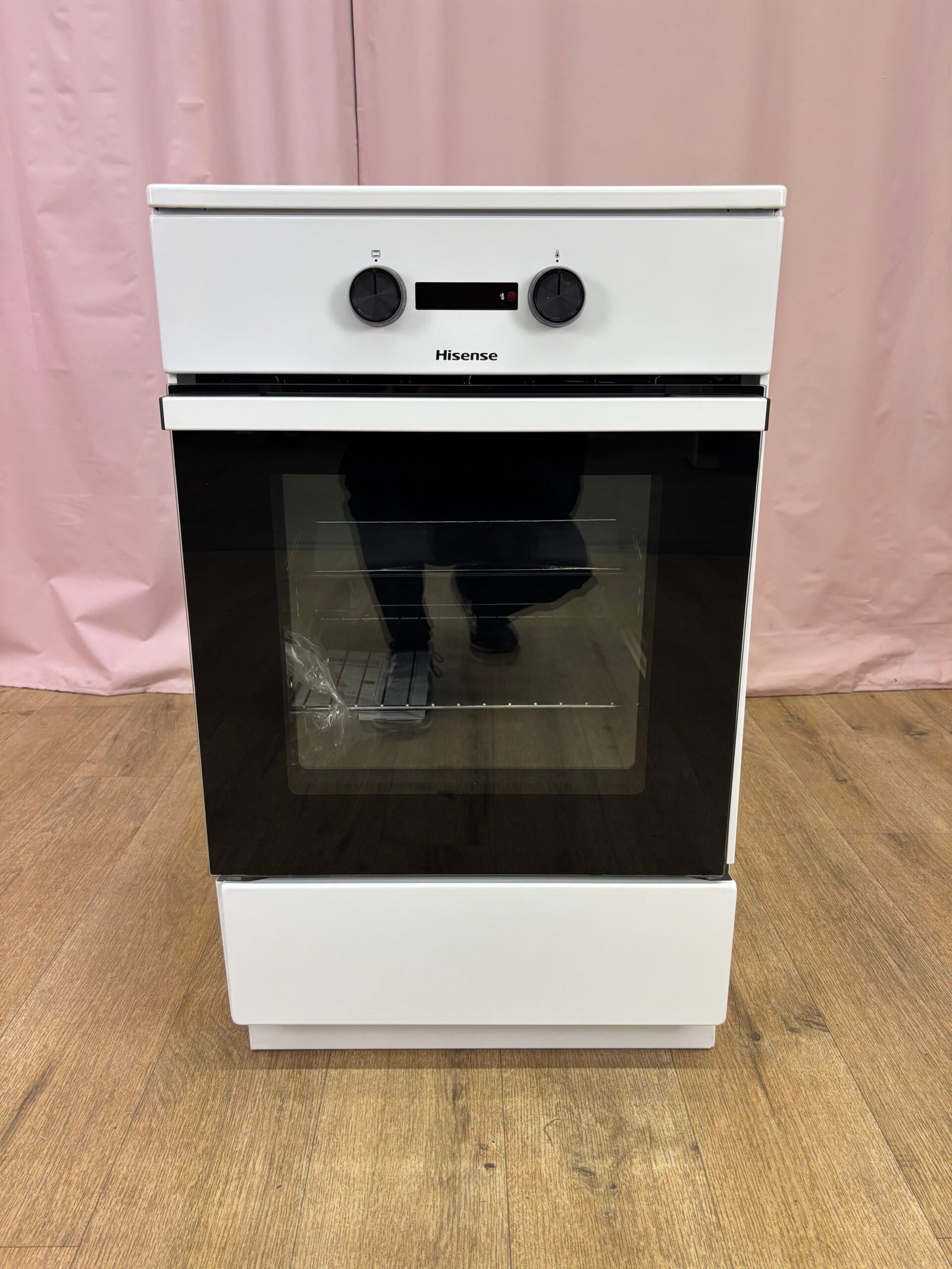 HISENSE | Cuisinière induction 4 foyers 70 L HEIT5A40WG