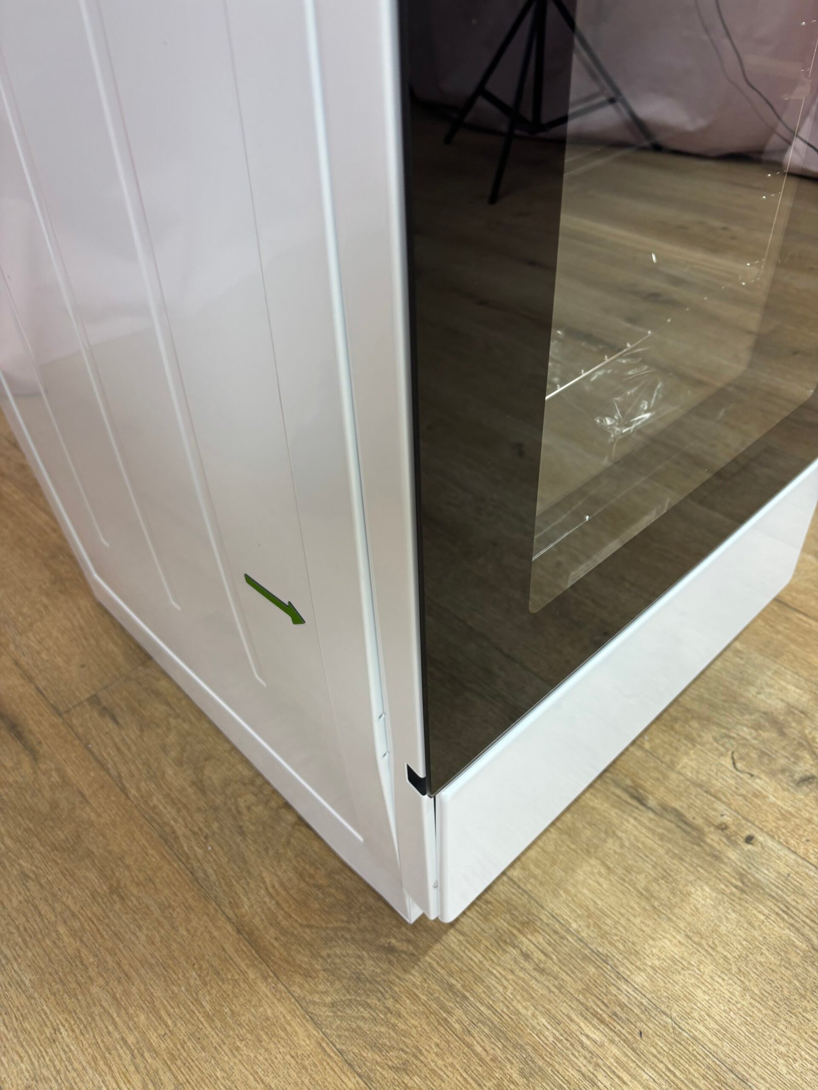 HISENSE | Cuisinière induction 4 foyers 70 L HEIT5A40WG – Image 6