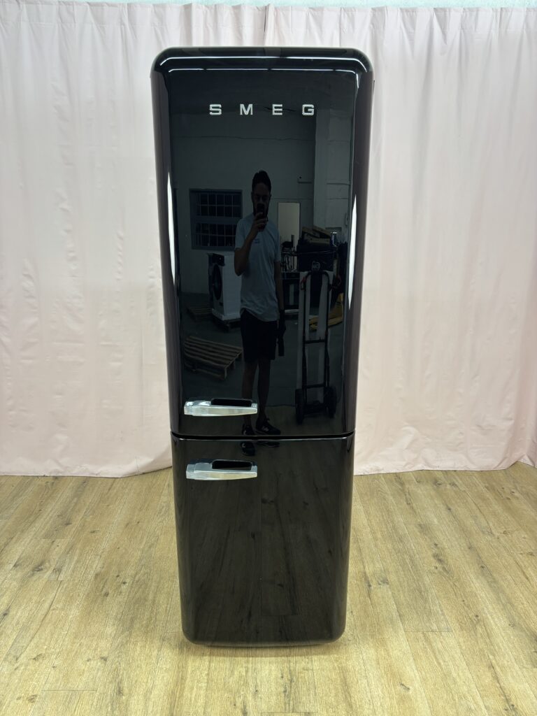 SMEG | Réfrigérateur combiné 331 L FAB32RBL6