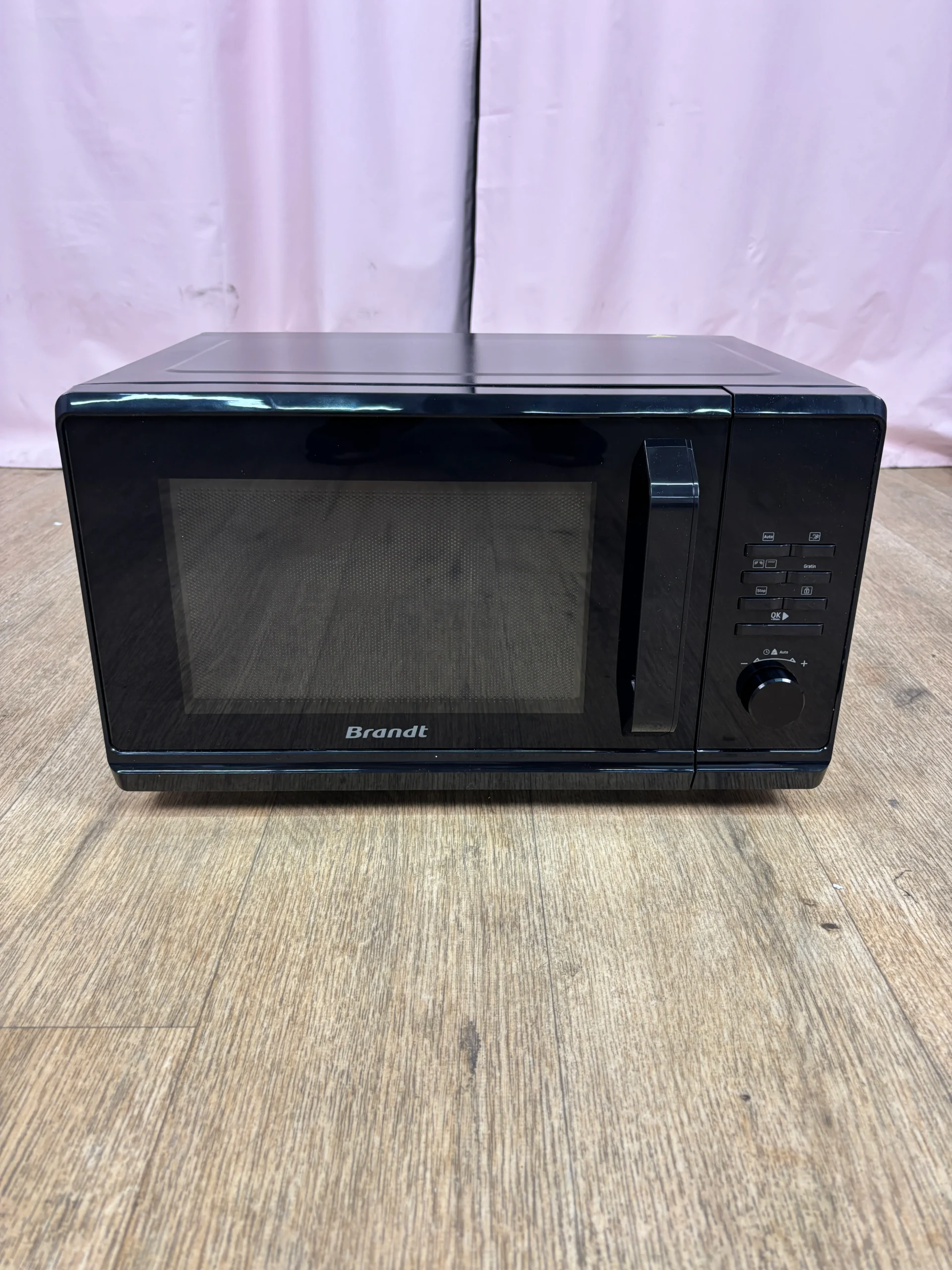 BRANDT | Micro-ondes 23 L GE2300B