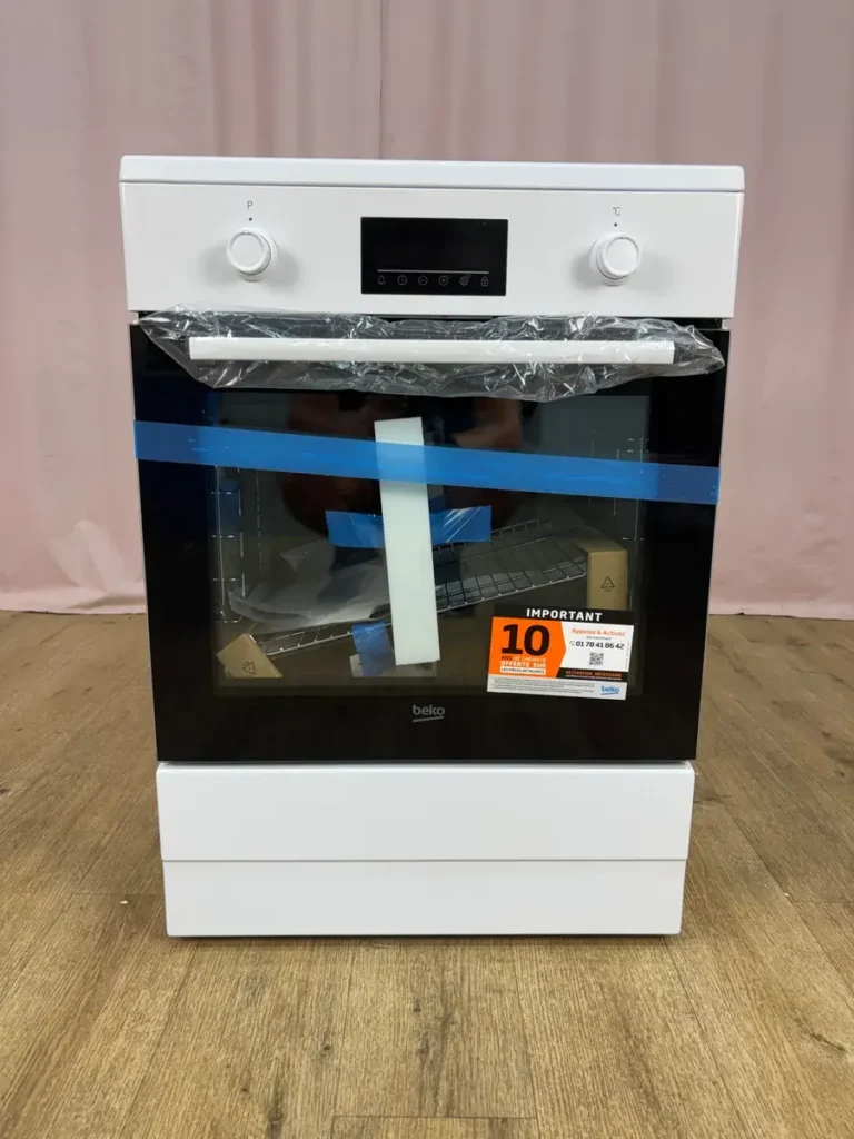 BEKO | Cuisinière 72 L FBE69303MWC