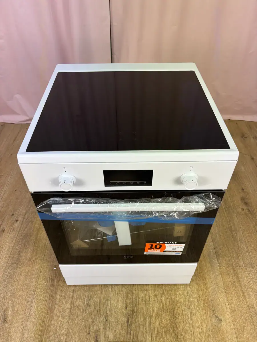 BEKO | Cuisinière 72 L FBE69303MWC – Image 2